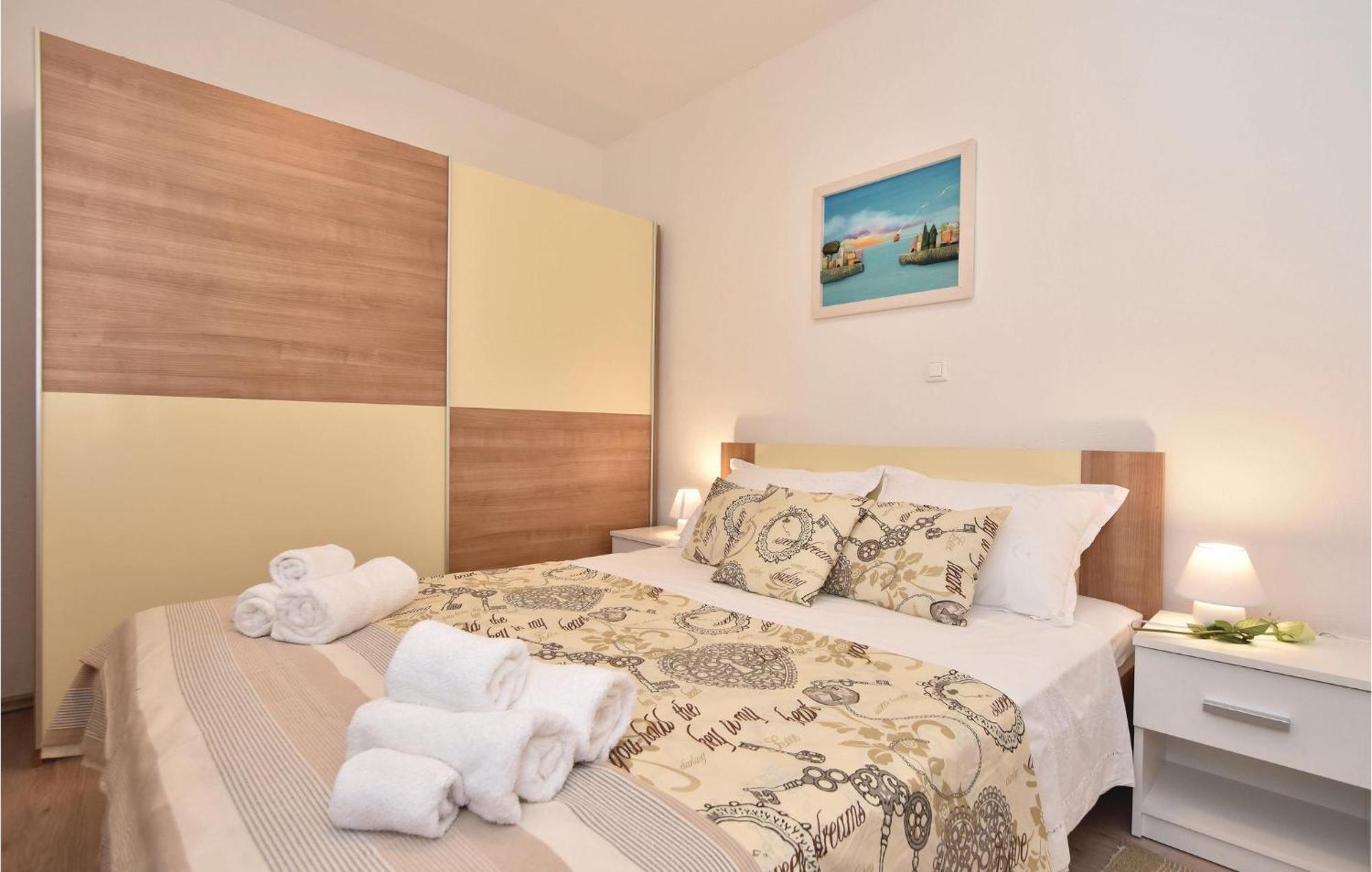 Lovely Home In Split With Jacuzzi Экстерьер фото