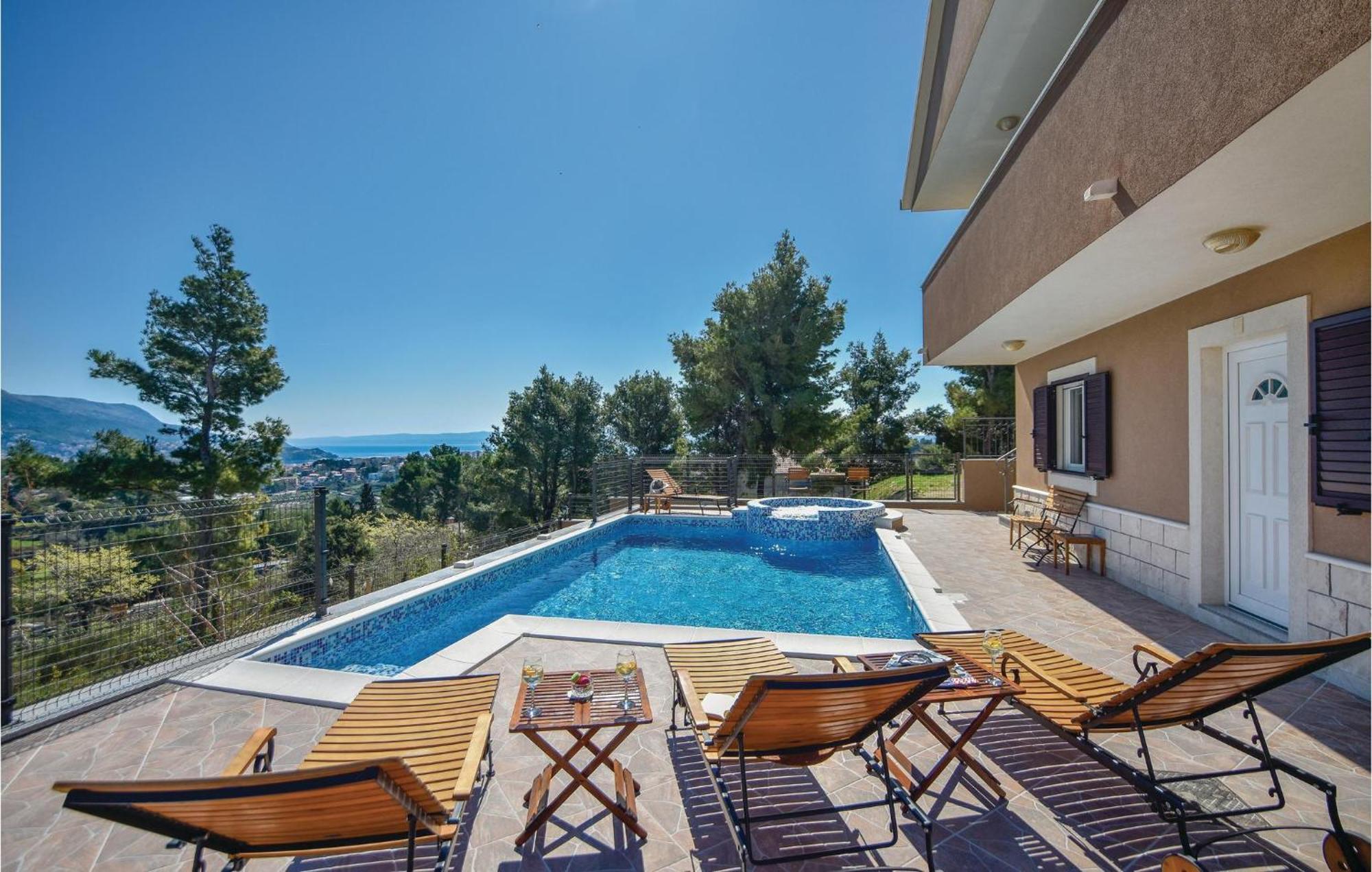 Lovely Home In Split With Jacuzzi Экстерьер фото