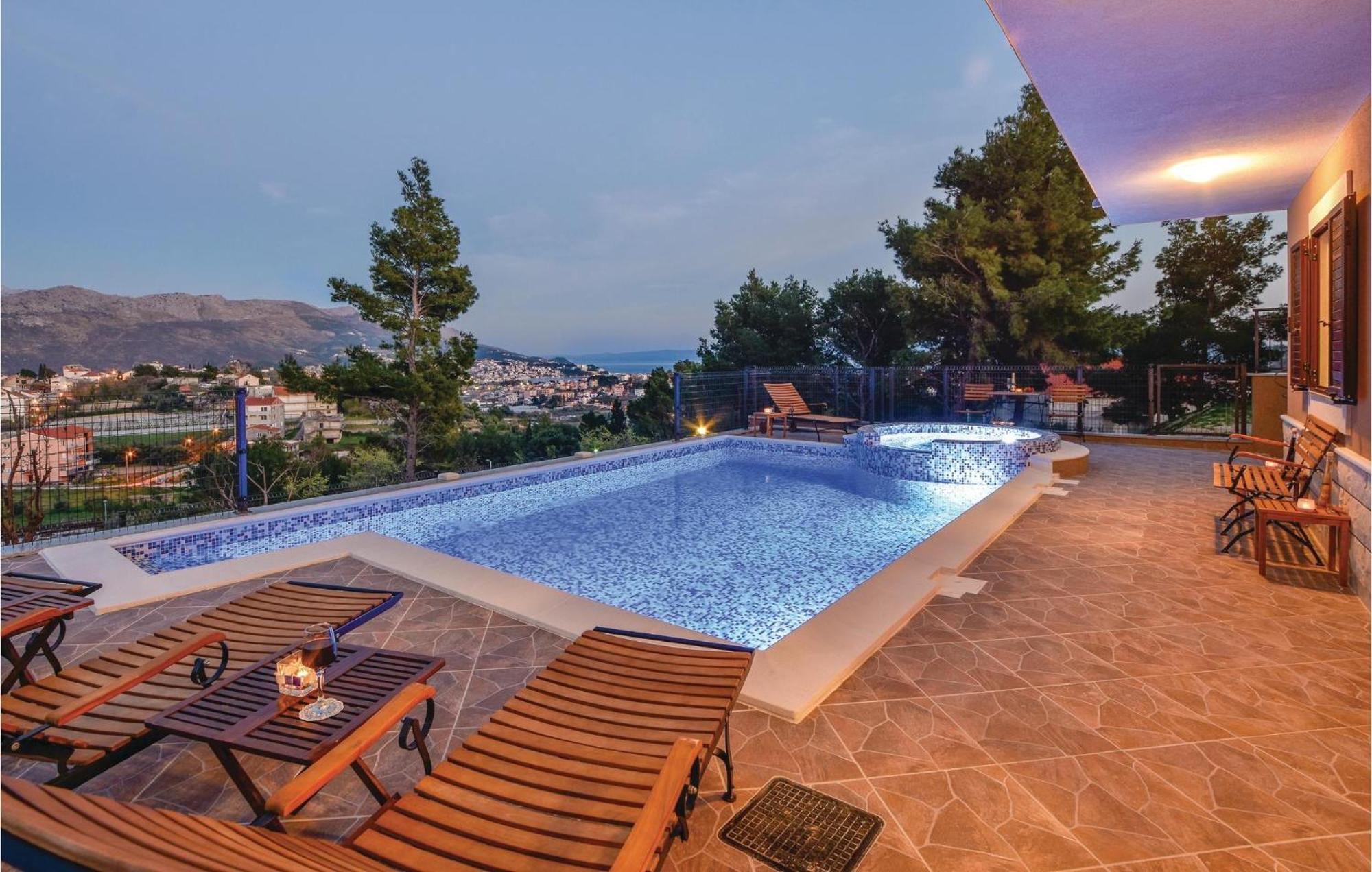 Lovely Home In Split With Jacuzzi Экстерьер фото