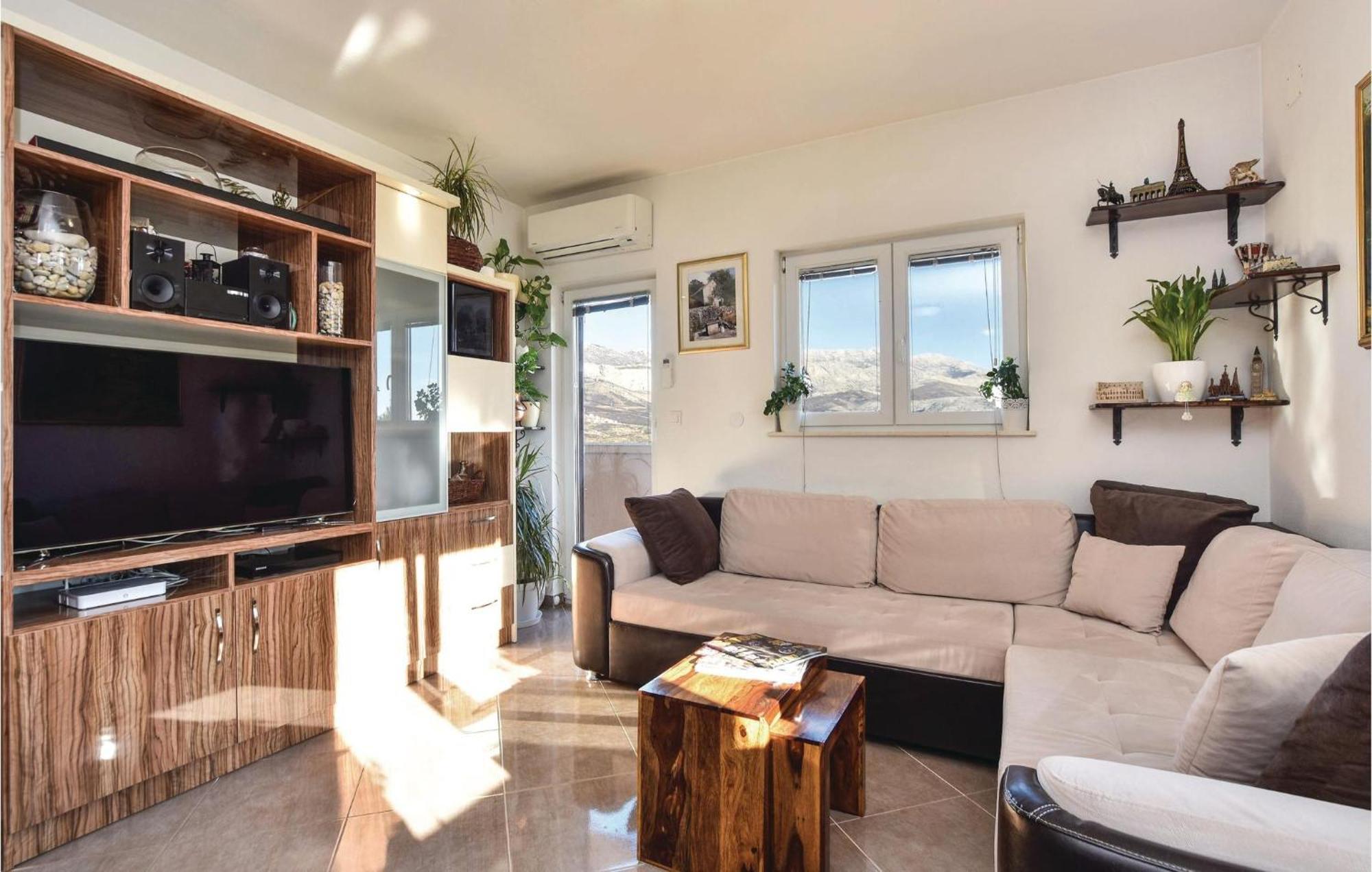 Lovely Home In Split With Jacuzzi Экстерьер фото