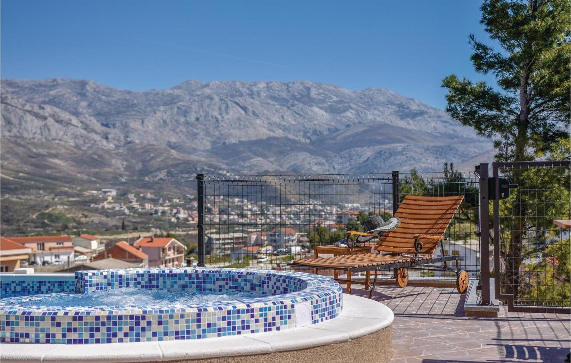 Lovely Home In Split With Jacuzzi Экстерьер фото