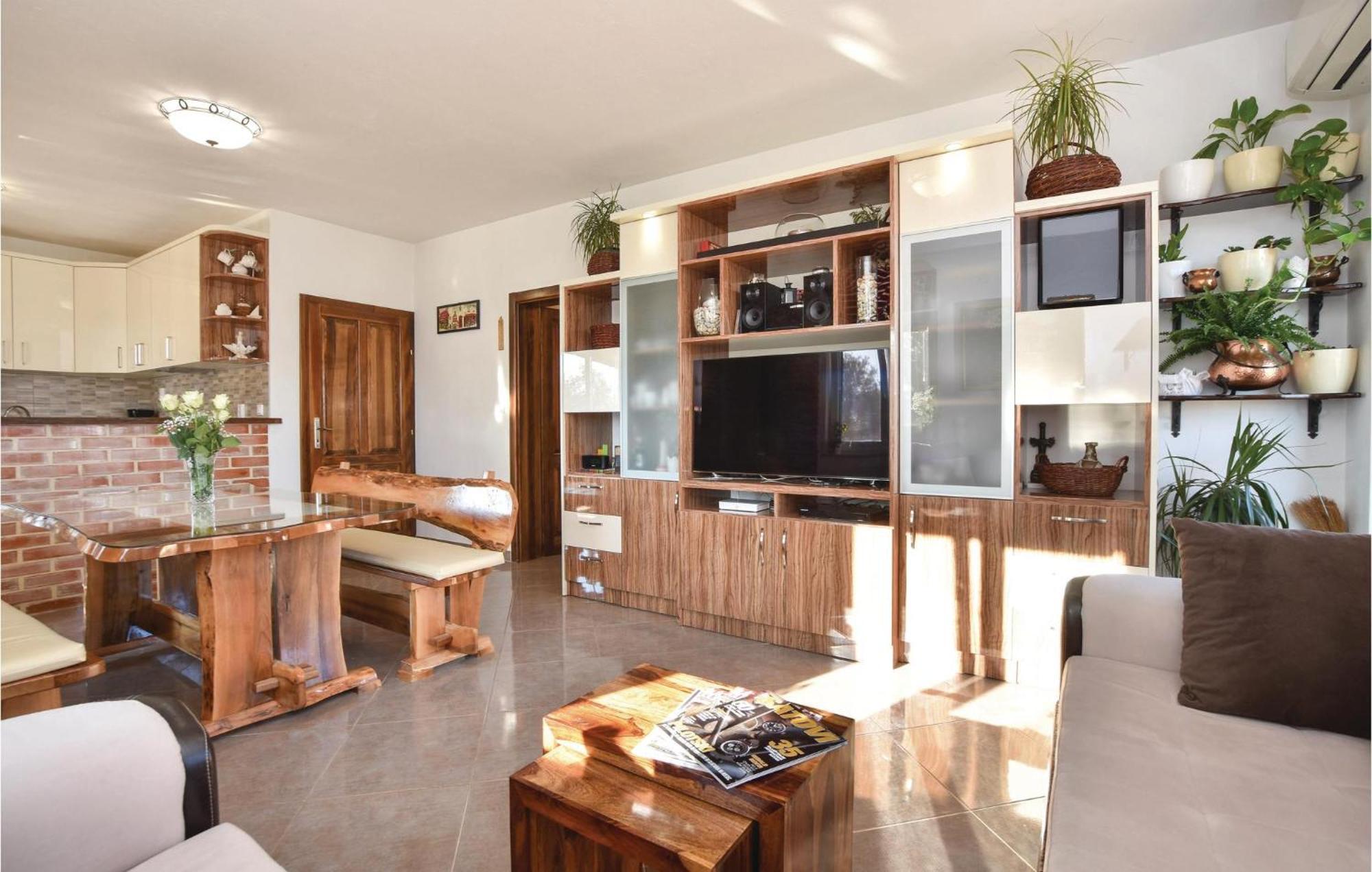 Lovely Home In Split With Jacuzzi Экстерьер фото