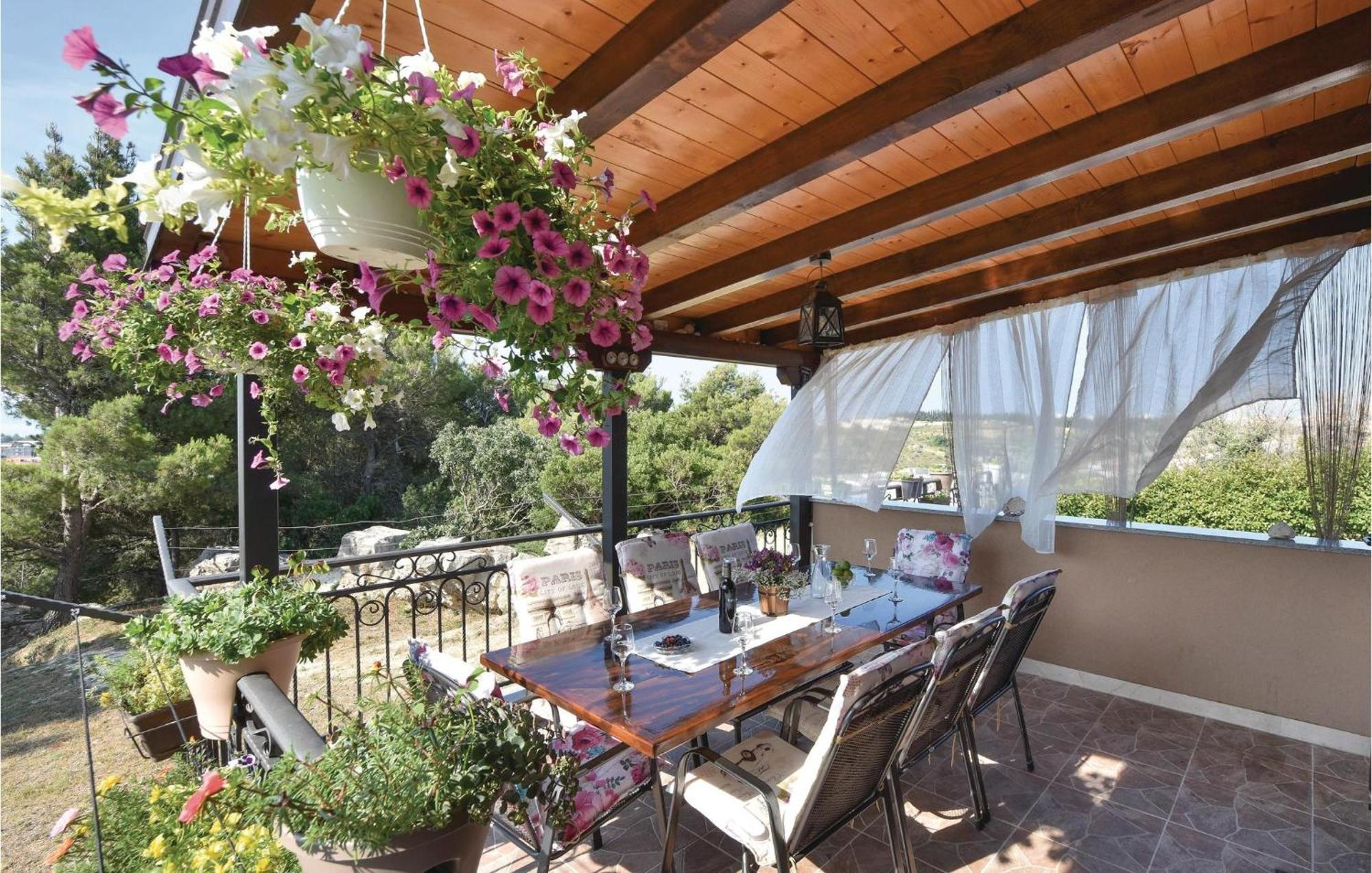 Lovely Home In Split With Jacuzzi Экстерьер фото